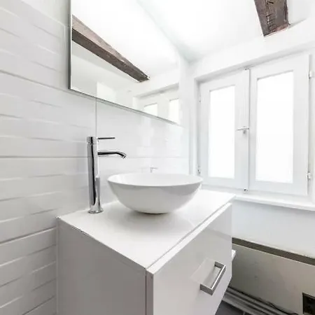 Central & Cosy City Center *